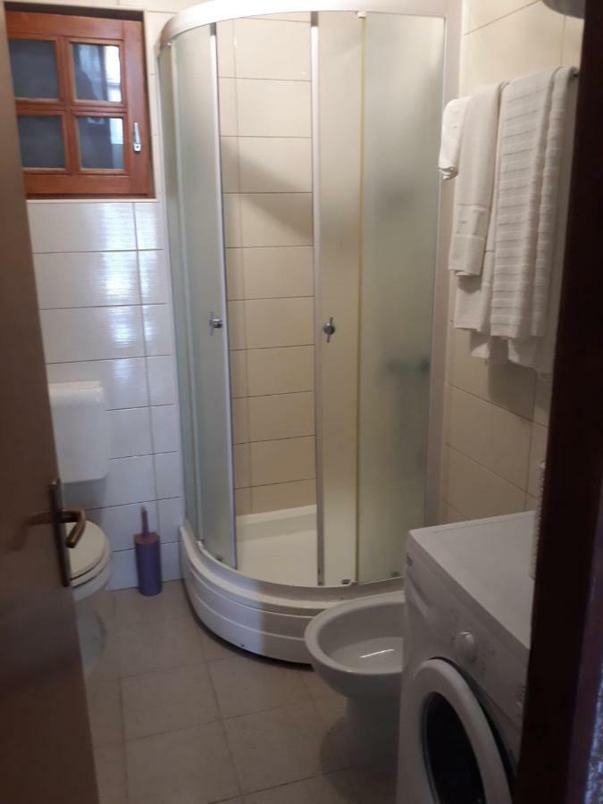Apartman Grospic 2 Cesarica Εξωτερικό φωτογραφία