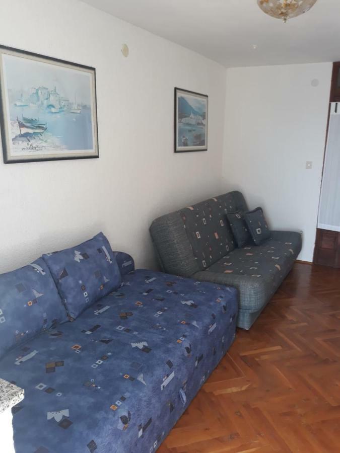 Apartman Grospic 2 Cesarica Εξωτερικό φωτογραφία